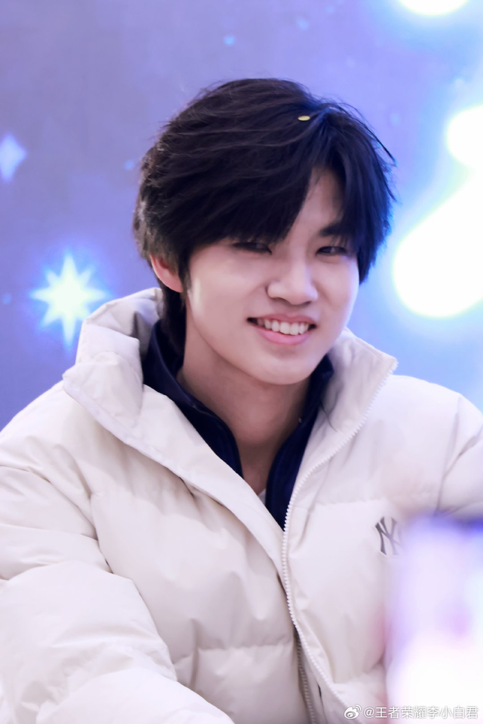 kaiyun-钎城昨日赛场碎片曝光，站姐愚人节团建引热议|钎城-周诣涛|线下活动_新浪体育_新浪新闻